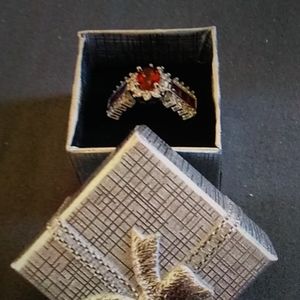 Woman's sterling silver ring size 7